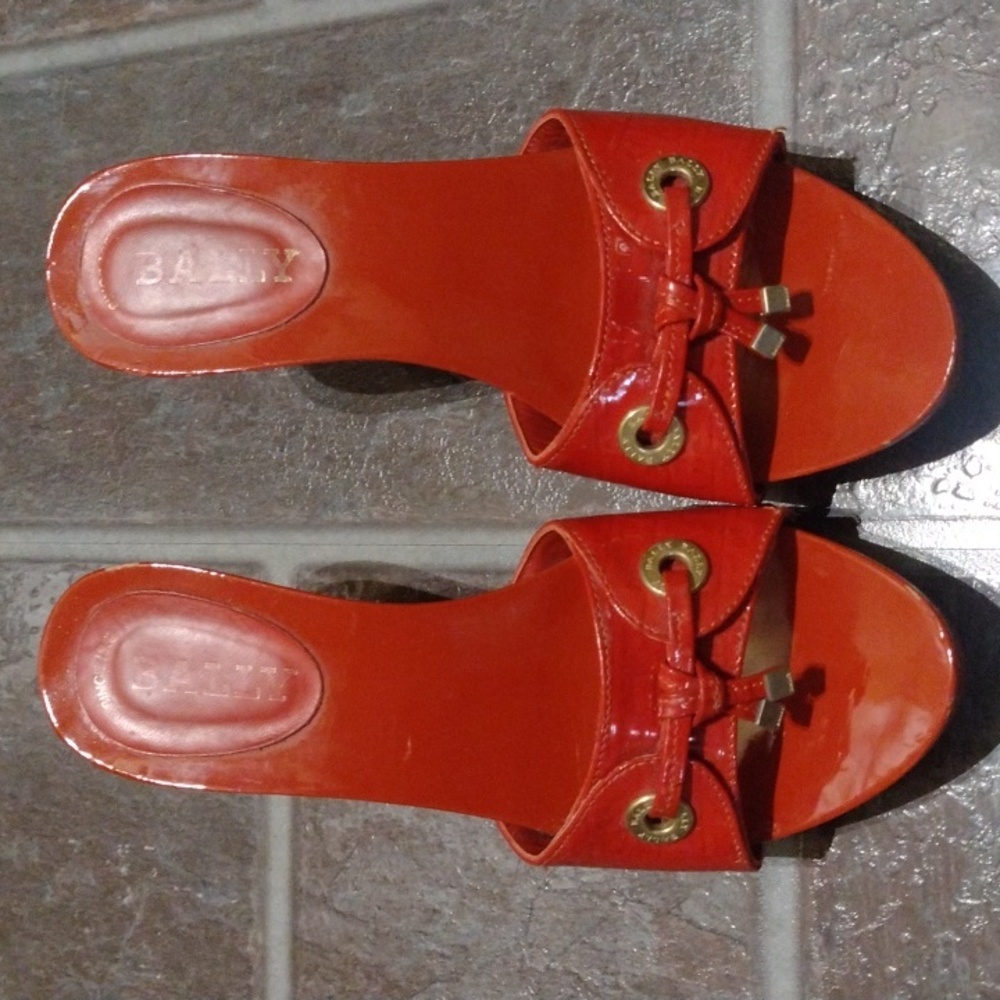 Bally Women's Vibrant Red Leather Wood Clog Mules Size 5.5 Size 36